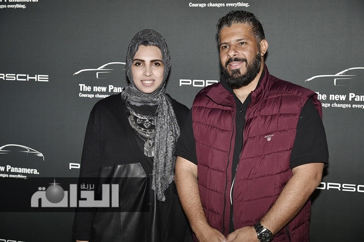 حسين العصفور وزوجته