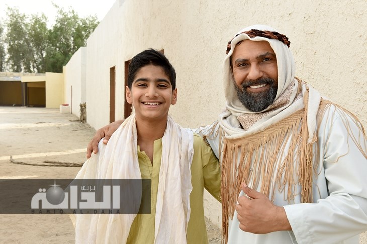 محمد الصيرفي والطفل احمد بن حسين في مسلسل دحباش