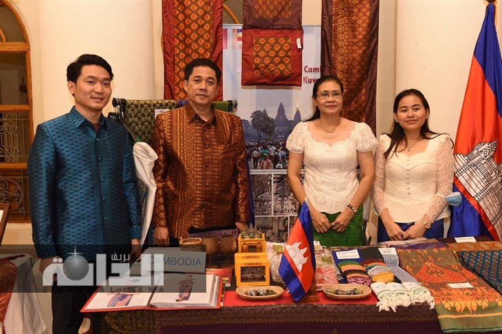 جماعية مع  السفير الكمبودي