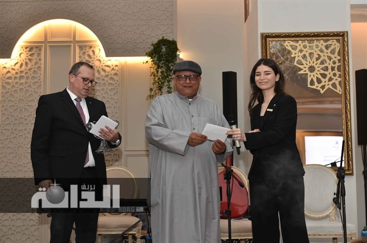 ‏تقديم جائزة السحب (2)_3