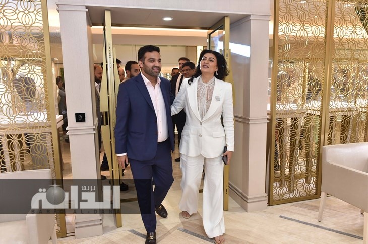 لحظة دخول المتجر