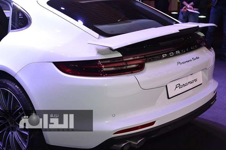 مؤخرة السيارة 