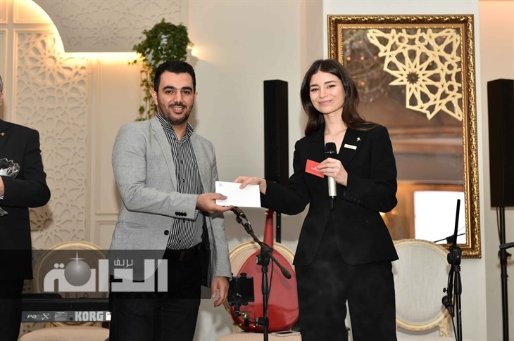 ‏تقديم جائزة السحب (3)_4